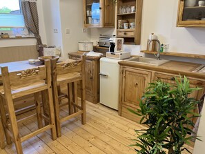 Dining - Apartment 'Reni's Ferienwohnung' with Balcony and Wi-Fi (Leverkusen)