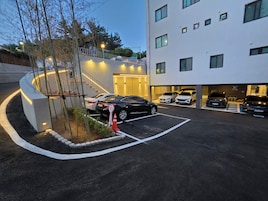 Estacionamiento gratis, valet parking gratis