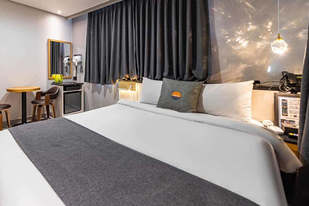 Standard Dual Ocean View (Free simple Breakfast) | 1 bedroom, premium bedding, soundproofing, free WiFi