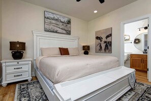 4 chambres, fer et planche à repasser, lit de bébé portatif, Wi-Fi
