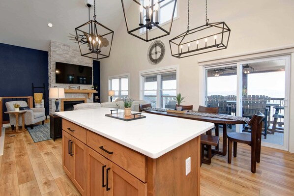 المنشأة من الداخل