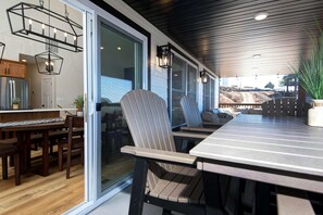 تناول الطعام بالخارج