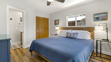 3 slaapkamers, een strijkplank/strijkijzer, gratis wifi, beddengoed