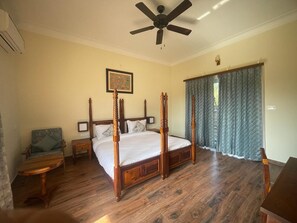 1 bedroom, desk - Tiger Retreat (Sawai Madhopur)