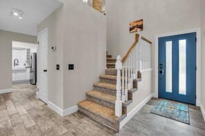 Interior - New Hot Tub! Near Resorts: Free Ski Rental, Sleeps 11, Fireplace, Full Kitchen, Patio w/ Grill! (Cottonwood Heights)