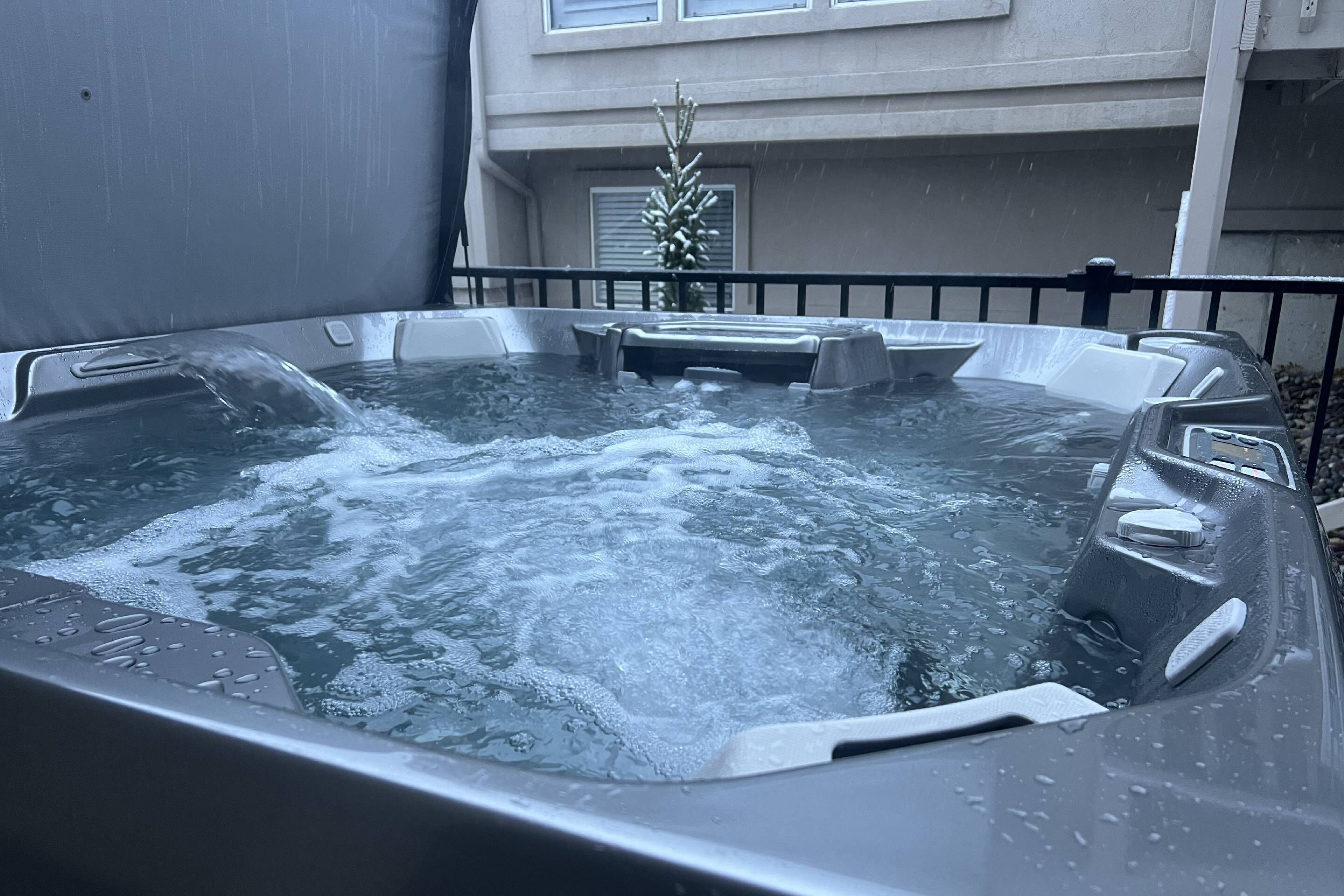 مغطس سبا خارجي