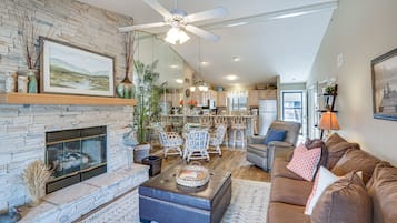 TV, fireplace, DVD player, books