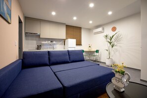 Junior Studio Suite, 1 Bedroom, Non Smoking | Living area