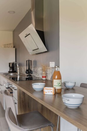 Frigorifero, microonde, forno, lavastoviglie