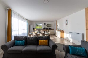 TV - Roscaroc Enez Hir - Charming T4 near to the beach (Ploudalmézeau)