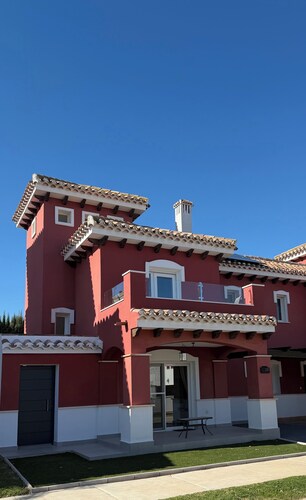 Stunning 2 bed Villa & HEATED Pool on the 5* Mar Menor Golf Resort -Quiet street