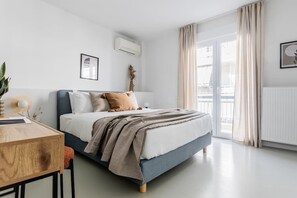 2 bedrooms, iron/ironing board, free WiFi, bed sheets - Contemporary Bliss 2BR Apartment in Athens (Athina)