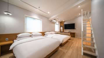 Kamar Twin Grand, 2 Tempat Tidur Queen | 1 kamar tidur, seprai premium, meja kerja, dan ruang kerja ramah laptop