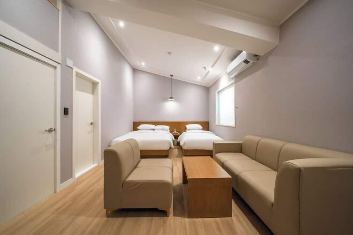 1 habitación, ropa de cama de alta calidad y escritorio