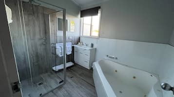 Articles de tocador gratuïts, assecador de cabells, tovalloles i sabó