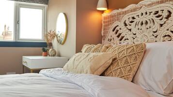 3 bedrooms, iron/ironing board, free WiFi, bed sheets