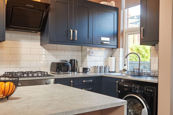 Fridge, microwave, oven, stovetop