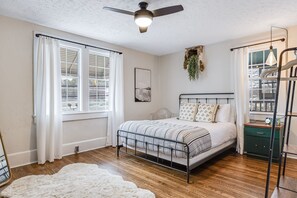 3 bedrooms, iron/ironing board, travel cot, free WiFi