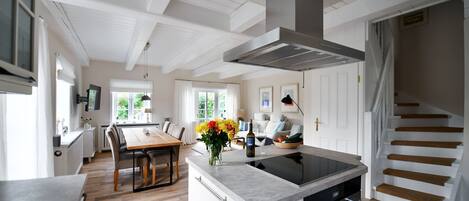 Fridge, oven, dishwasher, coffee/tea maker
