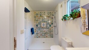 Dusche, Handtücher, Seife, Shampoo