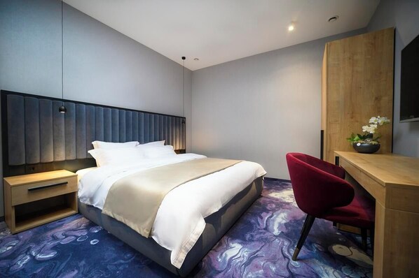 Standard Double Room | In-room safe, desk, laptop workspace, blackout drapes - AQUAREL health & spa center (Zalau)