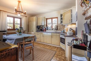 Køleskab, ovn, kogeplade, opvaskemaskine