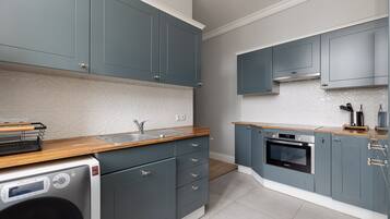 Apartment, 1 Bedroom, 2 Bathrooms, Sea View | Private kitchen | Microwave, electric kettle, cookware/dishes/utensils