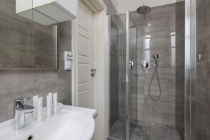 Lägenhet - 1 sovrum - 2 badrum - havsutsikt | Badrum | Dusch, handdukar och toalettpapper