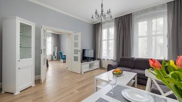 Apartment, 1 Bedroom, 2 Bathrooms, Sea View | Living room
