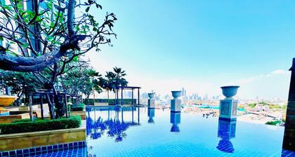 Cozy Spacious 1BR 2Bed 200m BTS PhraKhanong, W District