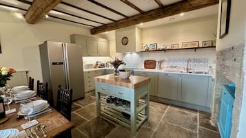 Casa de campo, 4 habitaciones (The Farmhouse) | Cocina privada | Tetera eléctrica