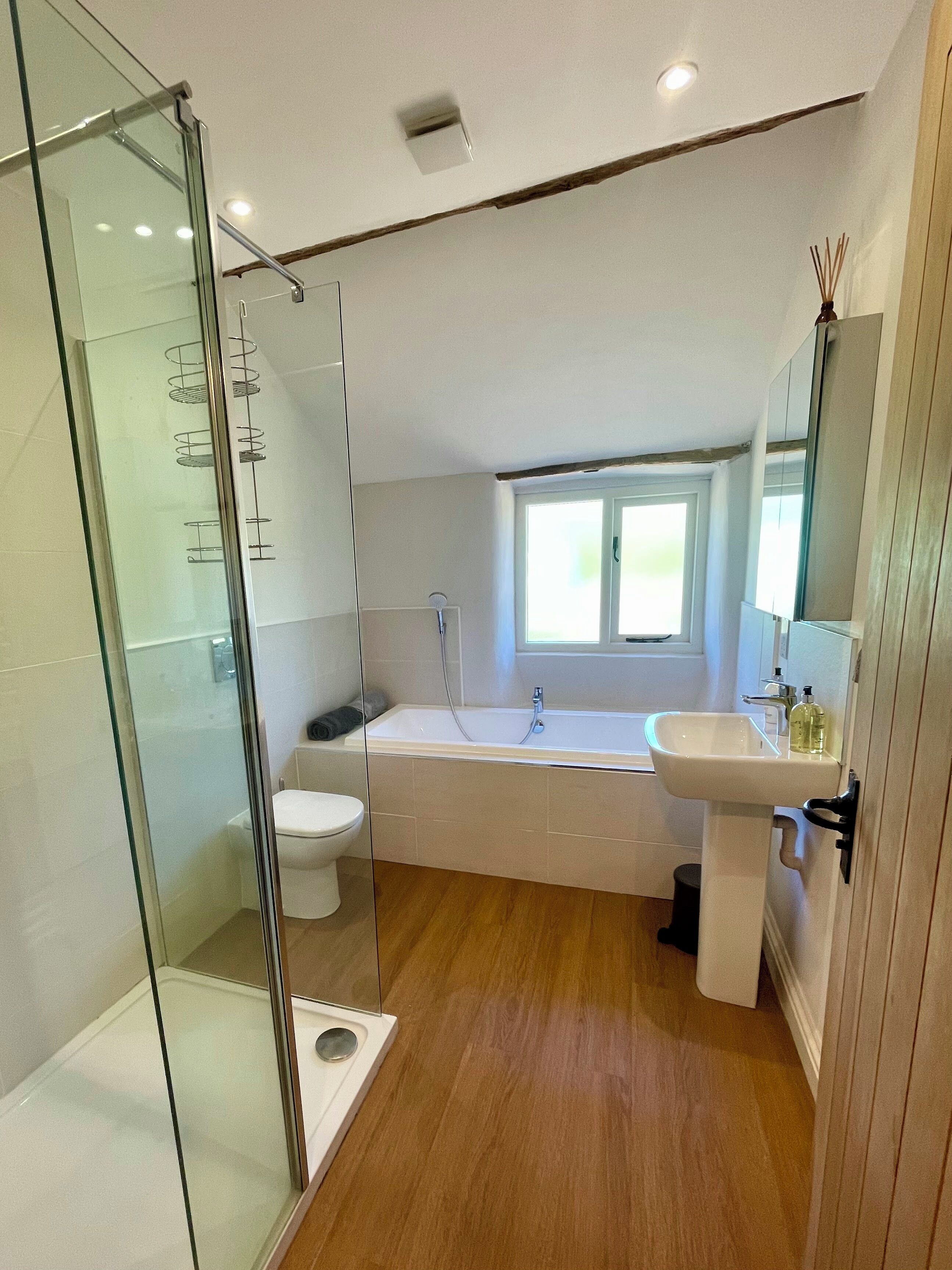 Cottage, 2 Bedrooms (Spinners Cottage) | Bathroom | Towels