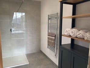 Cottage, 1 Bedroom (The Piggery) | Bathroom | Towels