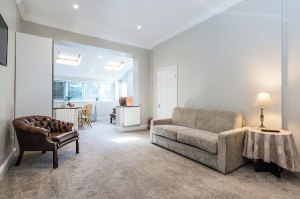 Apartment, 1 Bedroom | Living room