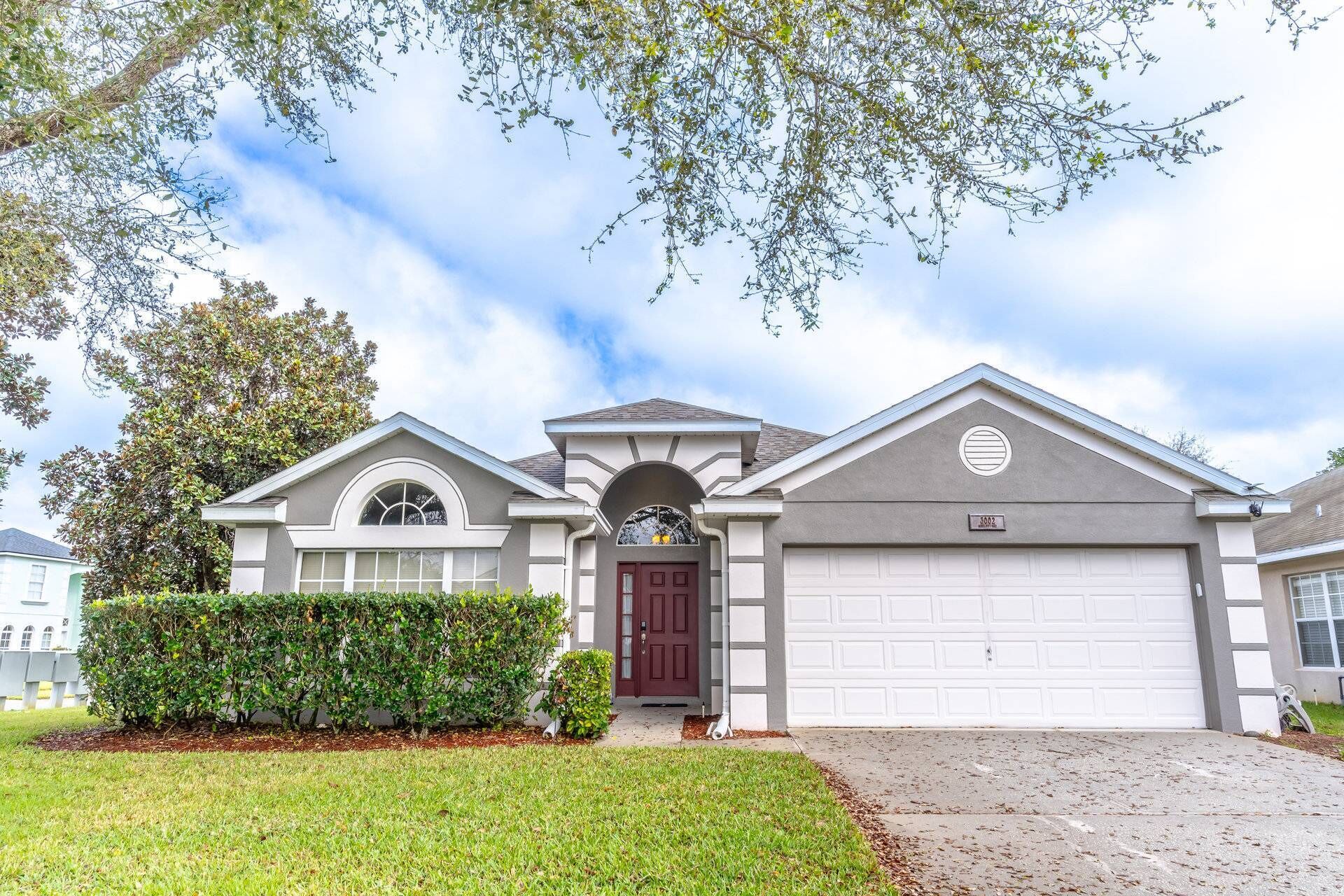 Avoid I-4 Traffic - 20 Minutes to Disney |Private Home in Four Corners |King Beds |Community Pool