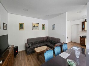 Apartment (Two Bedroom Apartment with Terrace) | Living room
