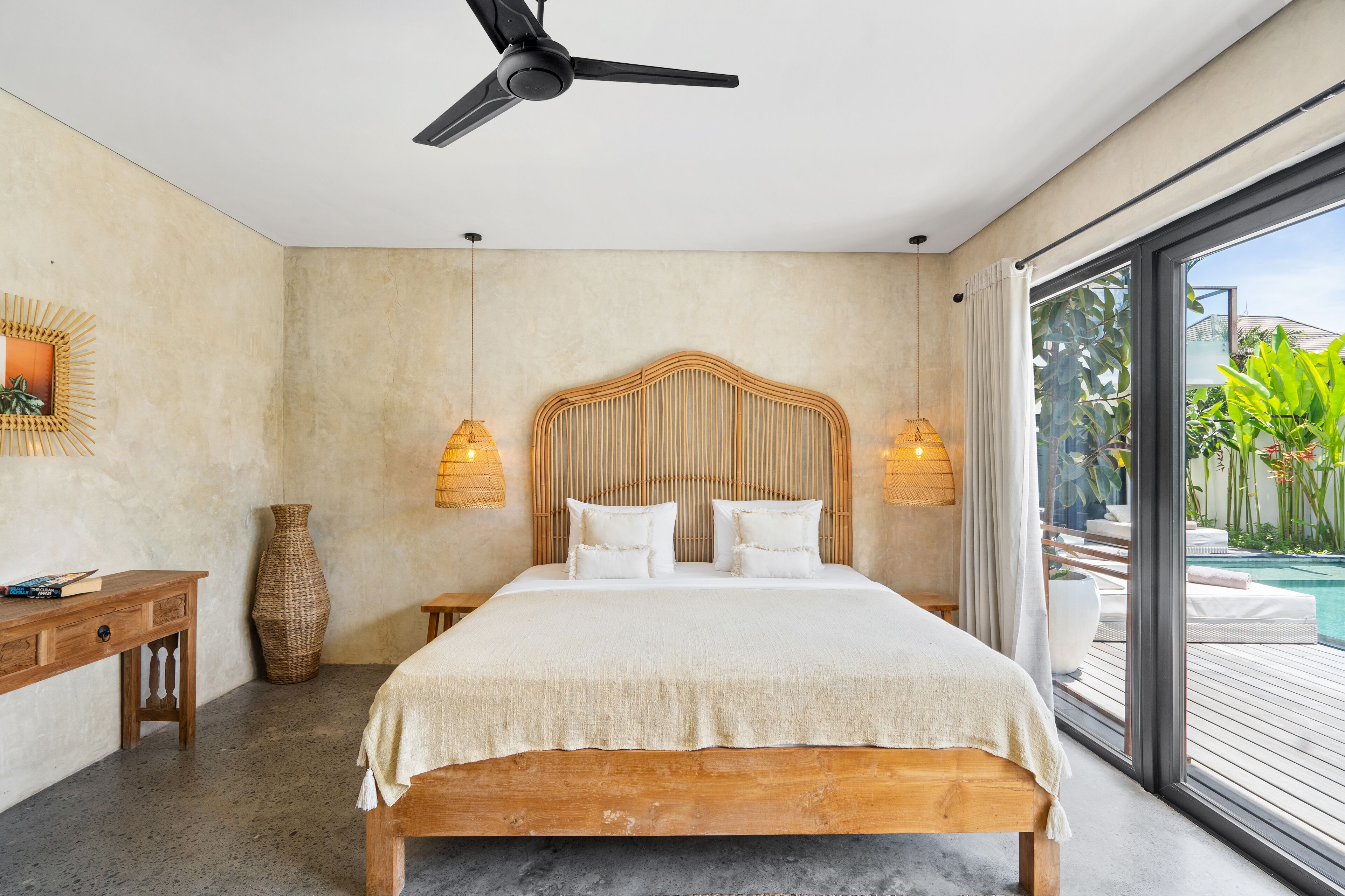 Vila superluxo | 5 quartos, cofres nos quartos, escrivaninha, cortinas blackout