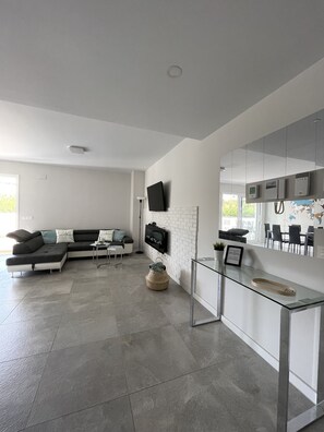 Interior - Marbella Centre With Terrace and Pool (Marbella)