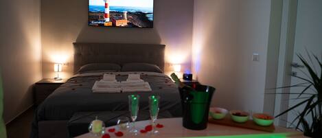 1 bedroom, in-room safe, travel crib, free WiFi