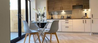 Modern Stylish 2 bedroom 2 Bath Apts.