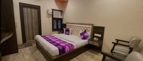 Soundproofing, free WiFi