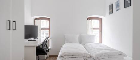 City Apartment | Iron/ironing board, free WiFi