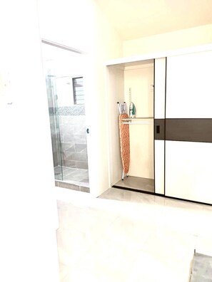 Interior - Gated and Guided Maven Ocean View  (Discovery Bay)