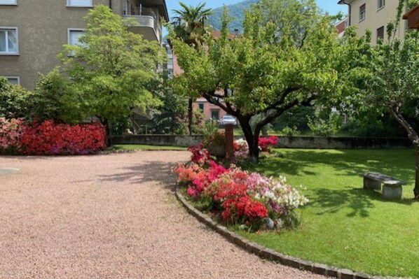 Property grounds - Cozy one-bedroom apartment a stone's throw from Ciani Park (SESTANTE APT) (Viganello)