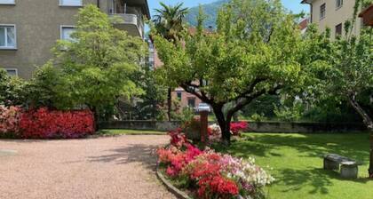 Cozy one-bedroom apartment a stone's throw from Ciani Park (SESTANTE APT)