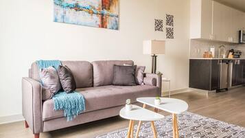 公寓, 3 間臥室, 非吸煙房 | 起居區 | 42-吋智慧型電視、數位頻道、Netflix、Hulu