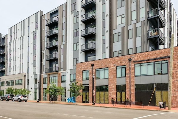 Exterior - TWO Stunning Nulu CozySuites (Louisville)