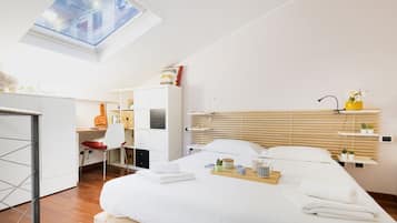1 dormitori, planxa i posts de planxar, wifi i roba de llit