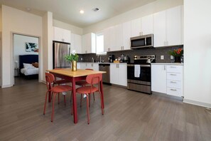 Fridge, microwave, oven, stovetop - TWO Stunning Nulu CozySuites (Louisville)