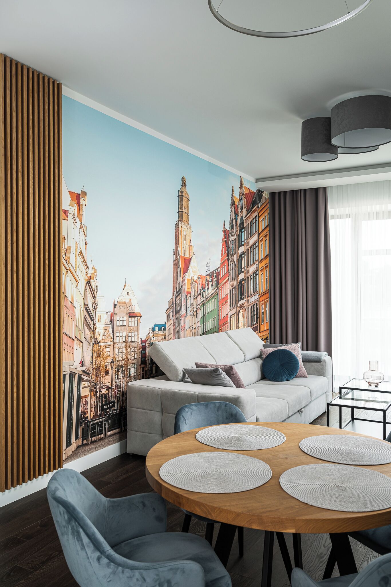 City Apartment | Living room | Smart TV